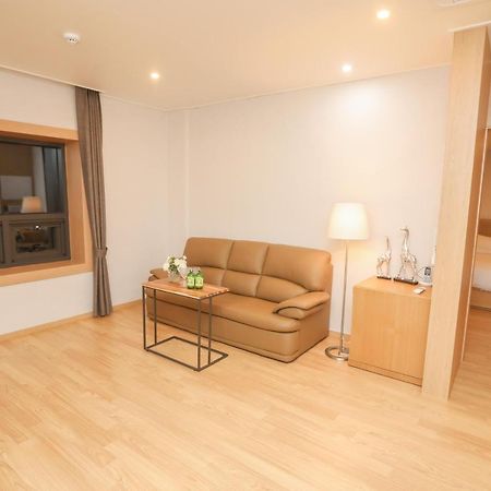 Daedunsan Hotel Wanju Экстерьер фото